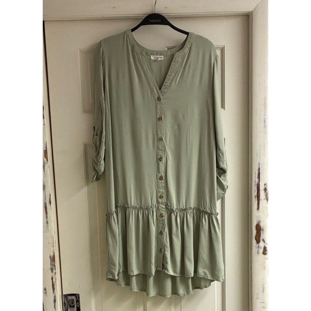 Olive Green Button Front Tunic Top XS Oversized Relaxed Fit Peplum Lagenlook